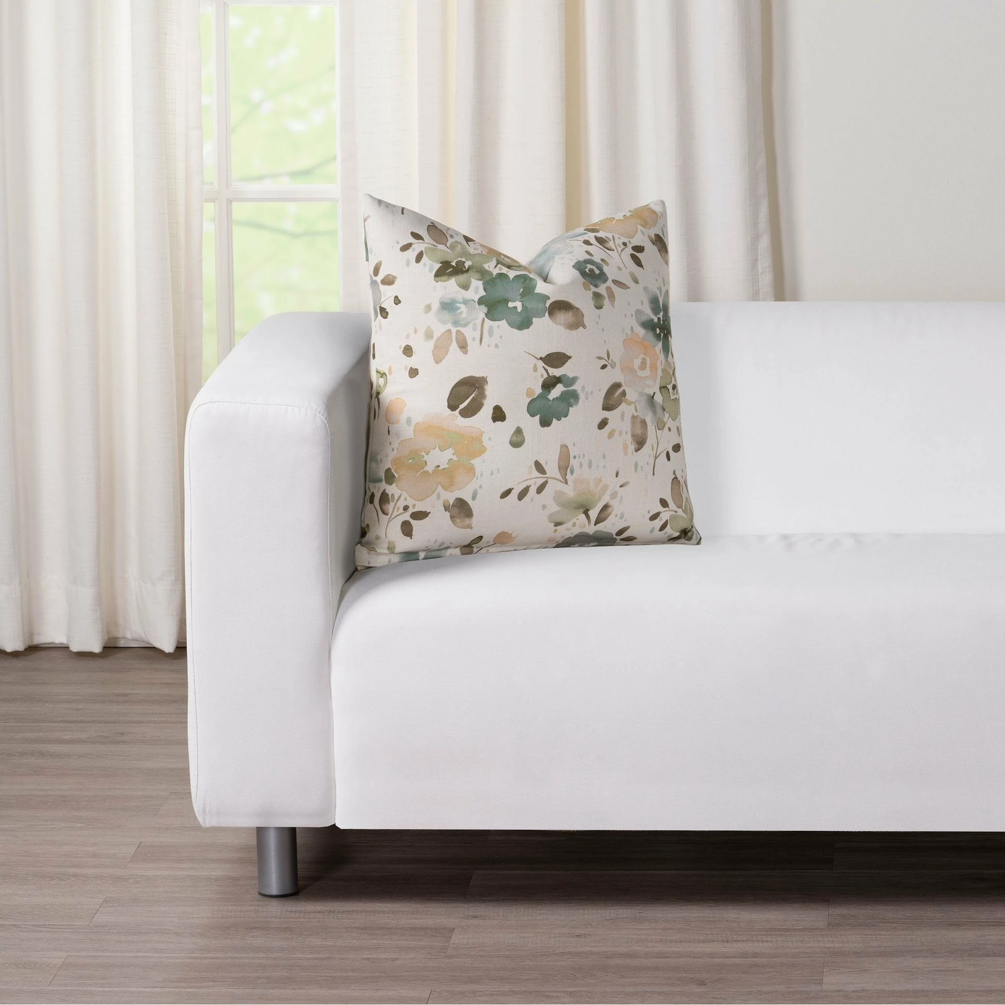 Best Pirce π Siscovers Petals & Lilies Floral Print Throw Pillow β¨ - Image 4